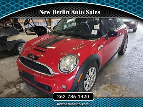 Used 2013 MINI Cooper S image 1