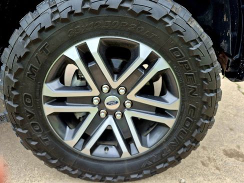 Used 2015 Ford F150 Lariat image 20