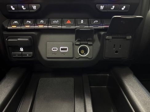 Used 2021 GMC Sierra 1500 AT4 w/ AT4 Premium Package AWD/4WD image 22