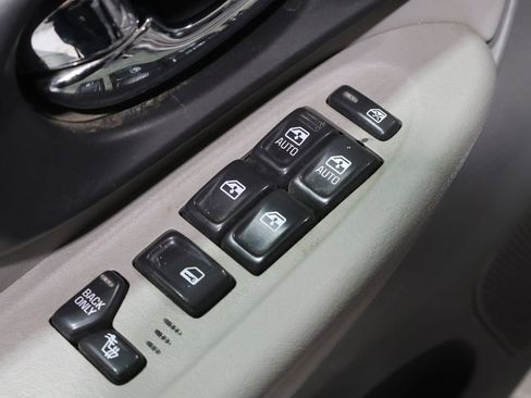 Used 2005 Chevrolet TrailBlazer LT image 18