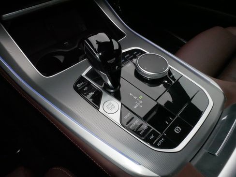 Used 2023 BMW X5 xDrive40i w/ Climate Comfort Package AWD/4WD image 25