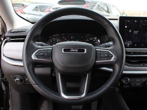 Used 2022 Jeep Compass Latitude w/ Convenience Group image 11