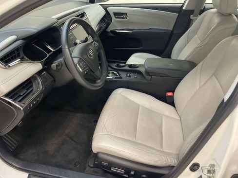 Used 2014 Toyota Avalon Limited image 19