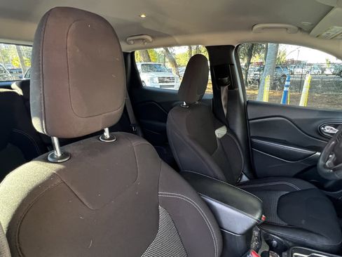 Used 2021 Jeep Cherokee Latitude image 44