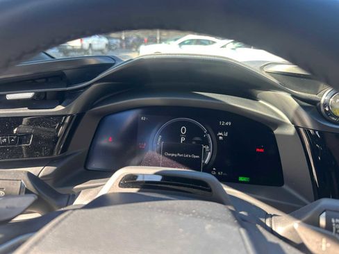 Used 2023 Lexus RZ 450e Premium image 17