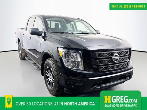 Used 2021 Nissan Titan SV w/ SV Convenience Package image 1