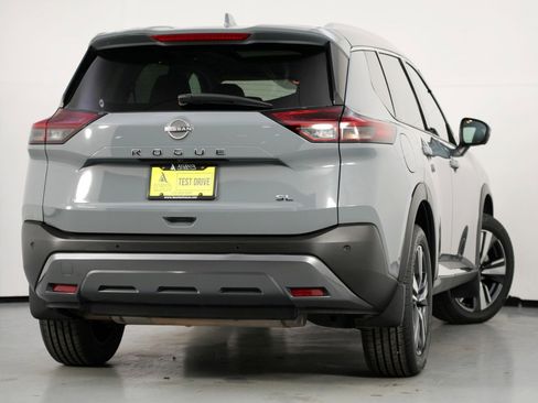 Used 2022 Nissan Rogue SL w/ SL Premium Package image 4