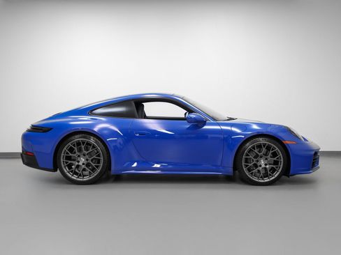 Used 2025 Porsche 911 Carrera w/ Premium Package image 13