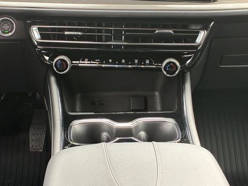 New 2026 Chevrolet Traverse LT w/ Sun and Wheel Package image 20