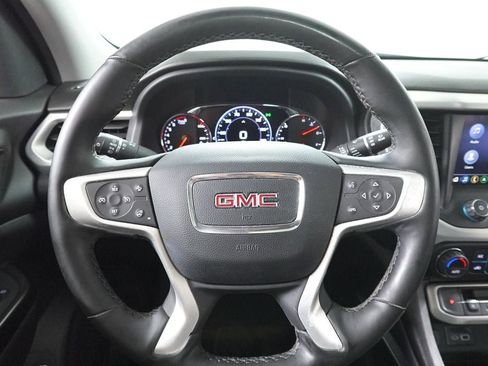 Used 2023 GMC Acadia SLT w/ Technology Package image 17