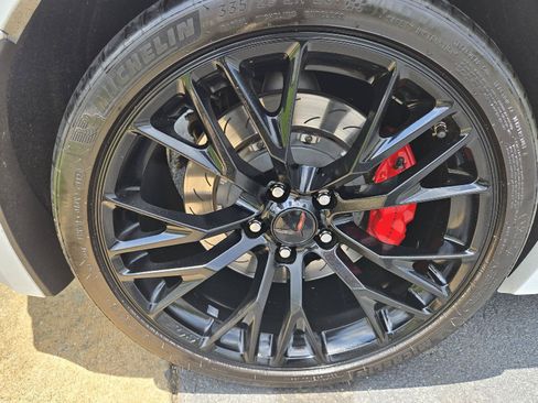 Used 2019 Chevrolet Corvette Z06 RWD image 34