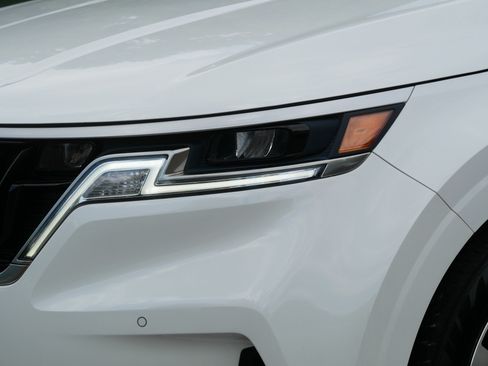 Certified 2023 Kia Carnival EX FWD image 16