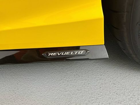 Used 2024 Lamborghini Revuelto AWD/4WD image 25