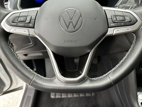 Used 2022 Volkswagen Tiguan SE image 14