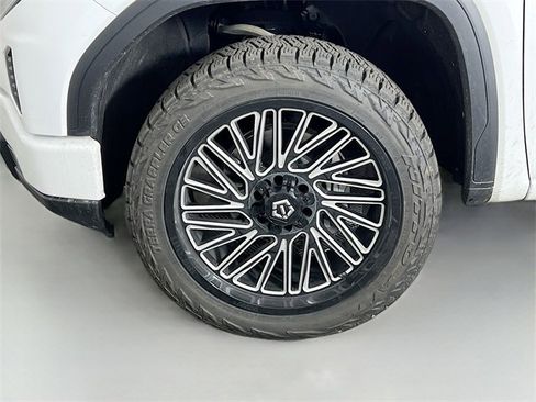 Used 2024 GMC Sierra 1500 Elevation w/ X31 Off-Road Package image 27