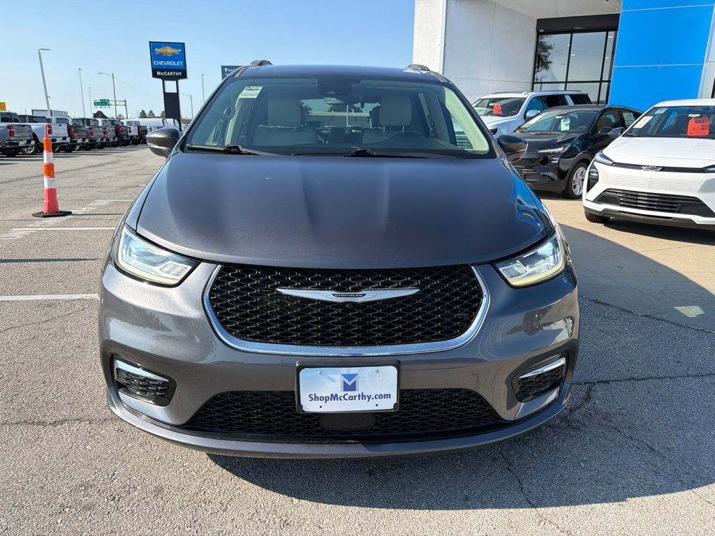 Used 2021 Chrysler Pacifica Touring-L FWD image 8
