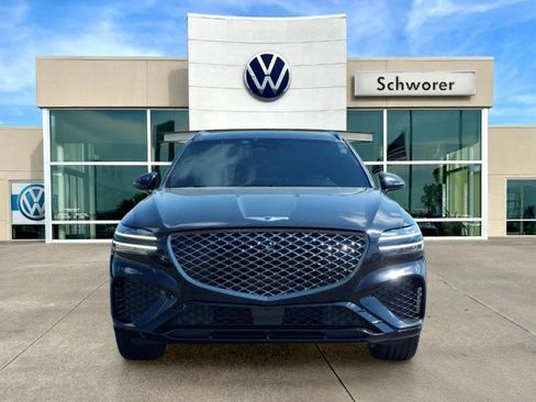 Used 2022 Genesis GV70 2.5T w/ Sport Prestige Package AWD/4WD image 3