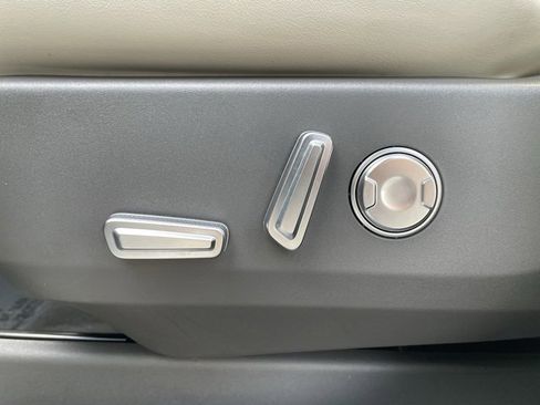 Used 2024 Lincoln Nautilus Reserve image 10