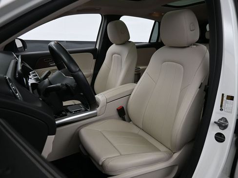 Used 2022 Mercedes-Benz GLA 250 4MATIC image 5