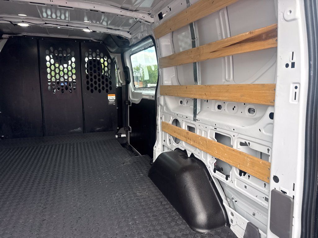 Used 2025 Ford Transit 250 Low Roof w/ Exterior Upgrade Package RWD image 14