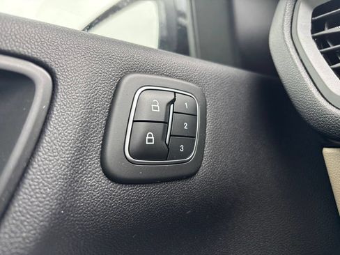 Used 2021 Ford Escape SEL w/ Technology Package FWD image 34