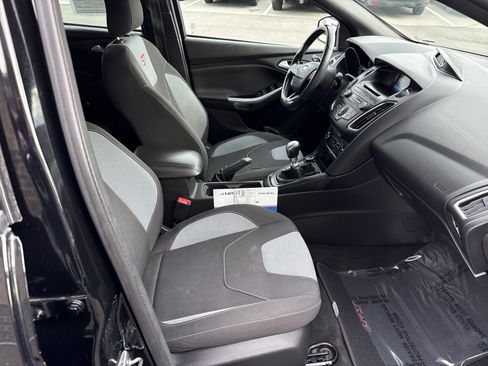 Used 2017 Ford Focus ST image 20