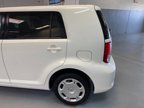 Used 2012 Scion xB FWD image 13
