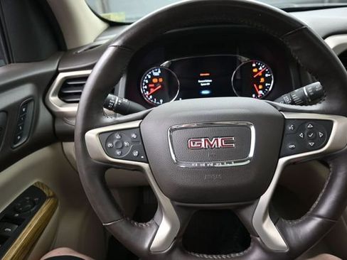 Used 2019 GMC Acadia Denali w/ Technology Package FWD image 8