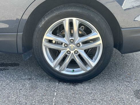 Used 2018 Chevrolet Equinox Premier image 12