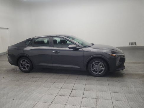 Used 2025 Kia K4 FWD image 11