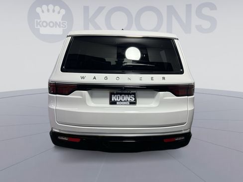 Used 2025 Jeep Wagoneer 4WD image 5