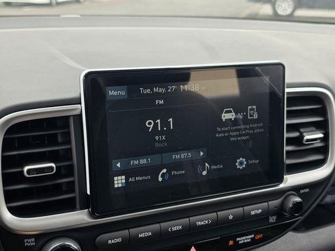 New 2025 Hyundai Venue SEL image 24