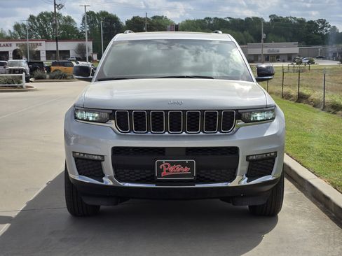 New 2025 Jeep Grand Cherokee L Limited w/ Trailer Tow Package AWD/4WD image 2