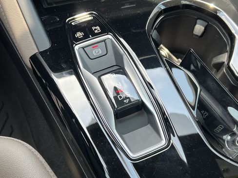 Certified 2025 Audi Q5 Premium w/ Convenience Package AWD/4WD image 26