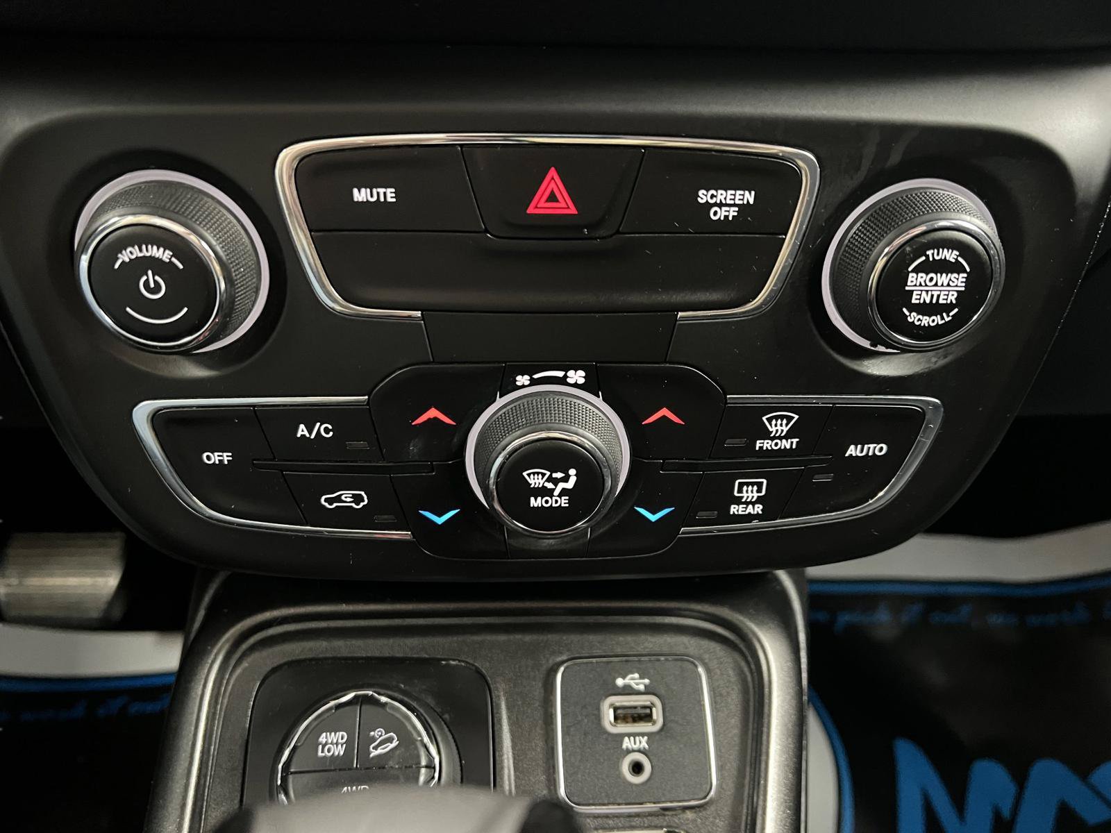 Used 2018 Jeep Compass Trailhawk AWD/4WD image 21