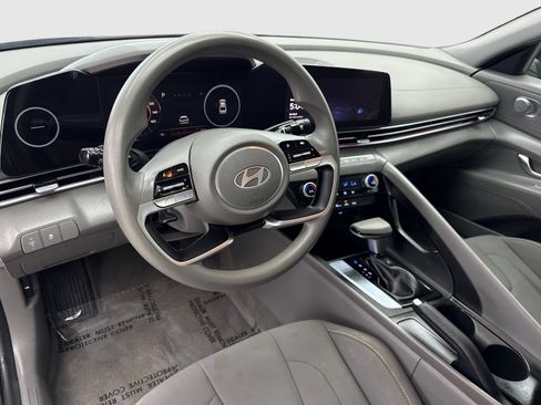 Used 2024 Hyundai Elantra SEL FWD image 18