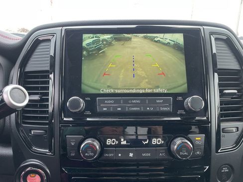 Used 2023 Nissan Titan PRO-4X image 19