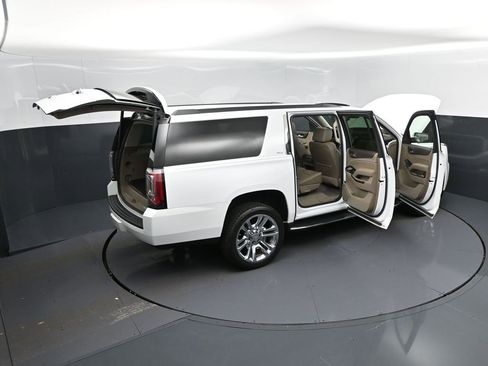 Used 2020 GMC Yukon XL SLT w/ Premium Edition image 51
