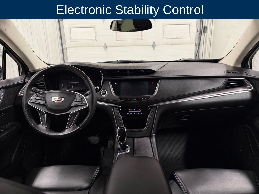 Used 2017 Cadillac XT5 Luxury w/ Driver Awareness Package AWD/4WD image 21