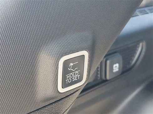 New 2026 Jeep Grand Cherokee Altitude AWD/4WD image 9