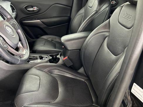 Used 2019 Jeep Cherokee Limited AWD/4WD image 13