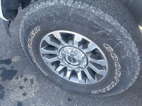 Used 2022 Ford F250 Lariat w/ Lariat Ultimate Package image 17