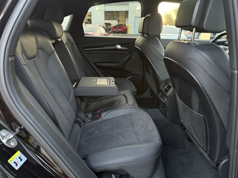 Used 2022 Audi SQ5 Premium w/ Convenience Package image 32