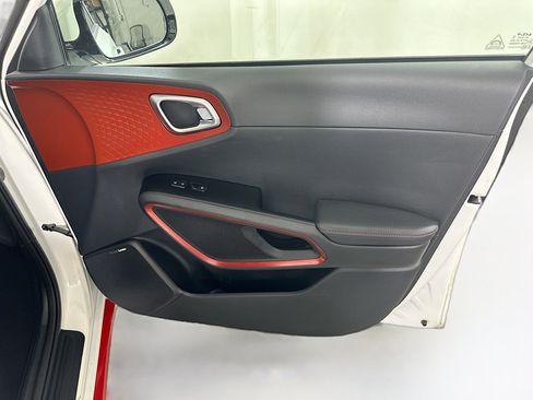 Used 2022 Kia Soul Turbo image 32