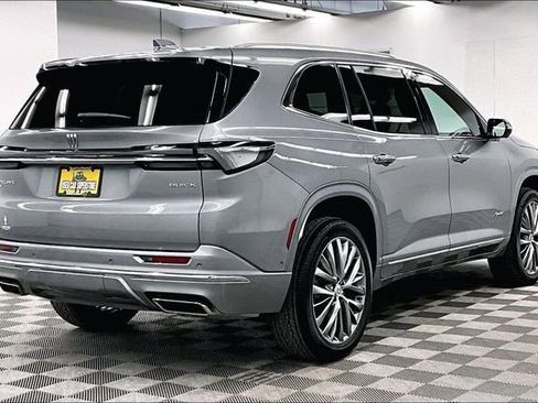 Used 2025 Buick Enclave Avenir w/ Super Cruise Package image 14