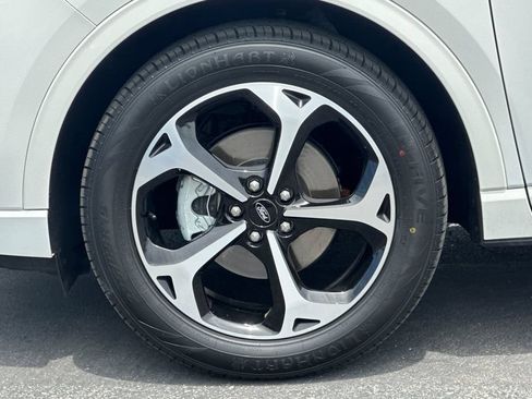 Certified 2023 Ford Escape ST-Line Elite AWD/4WD image 29