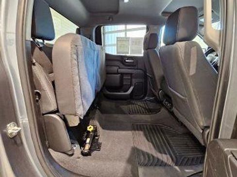 Used 2022 Chevrolet Silverado 1500 LT AWD/4WD image 32