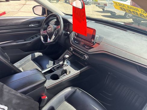 Used 2020 Nissan Altima 2.5 SR FWD image 9