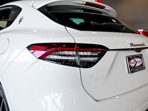 Used 2022 Maserati Levante GT image 13