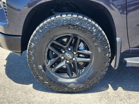 Used 2022 Chevrolet Silverado 1500 LT Trail Boss w/ LT Trail Boss Premium Package AWD/4WD image 10